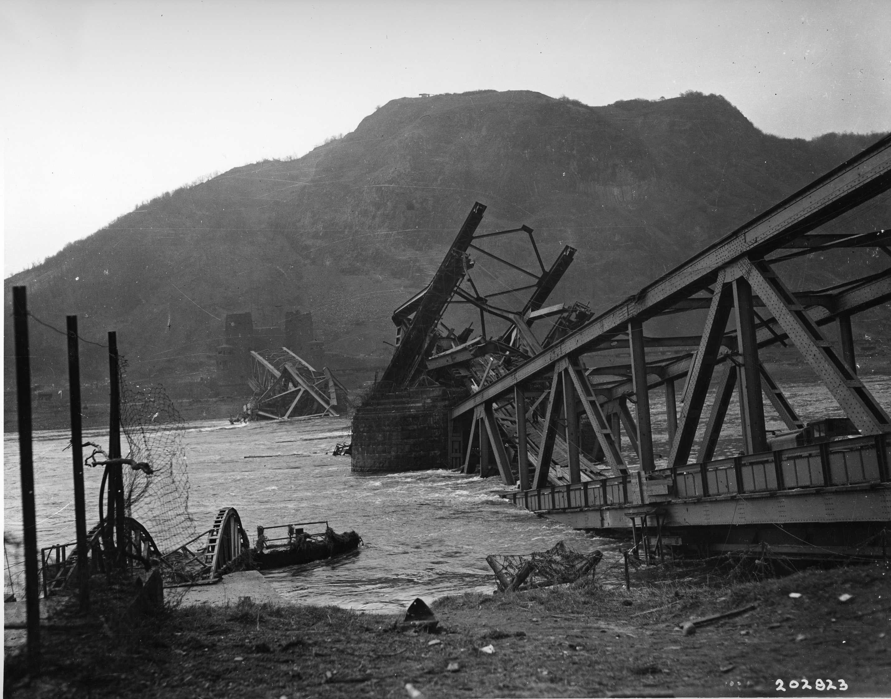 bridge collapsed in river bridge collapsed in river